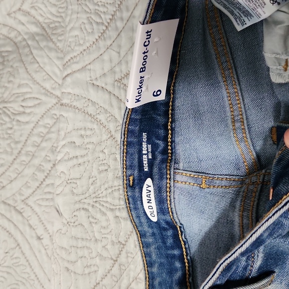 New pair of girls boot cut blue jeans for Old Navy size 6 - Picture 2 of 4